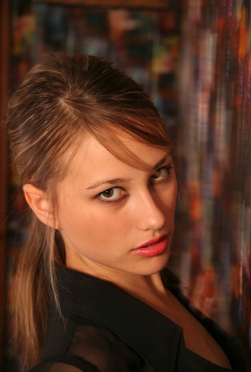 Виола, 19